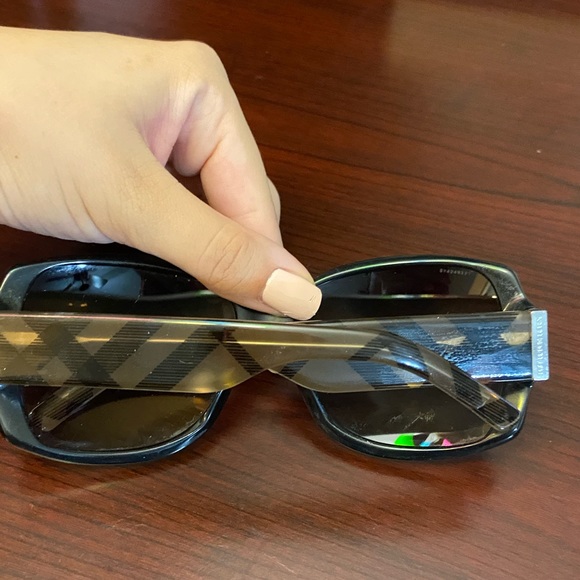 Burberry Sunglasses - Picture 4 of 8